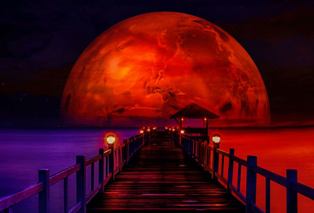 Red Moon